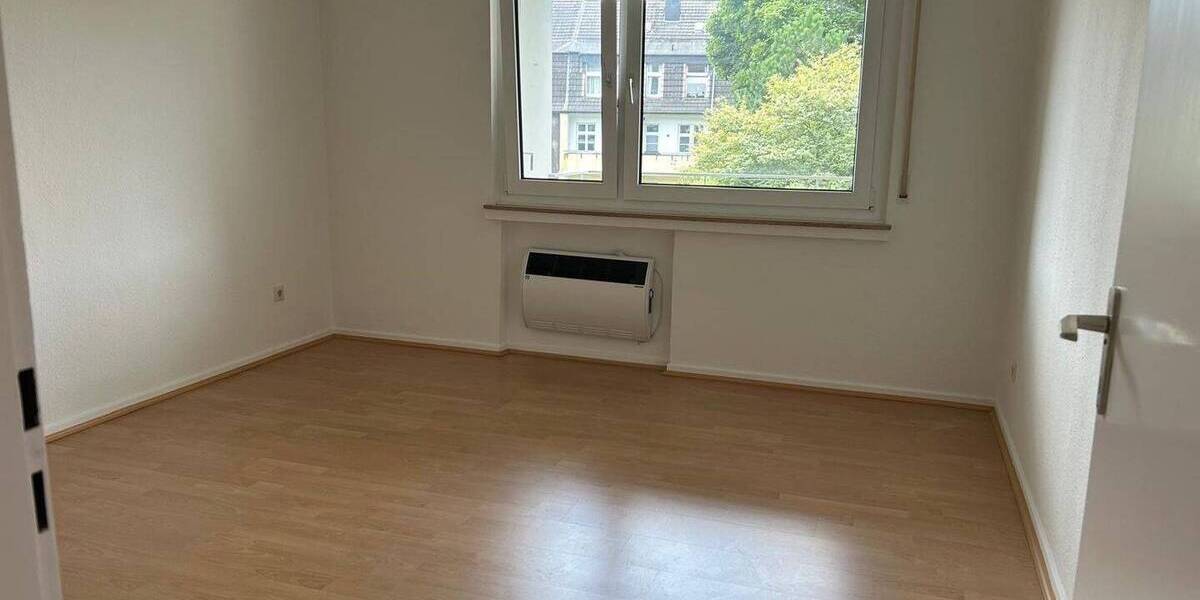 Etagenwohnung Essen Bergerhausen - 3 Zimmer, 80 m&sup2;, 580&euro; | Angebot:25264122