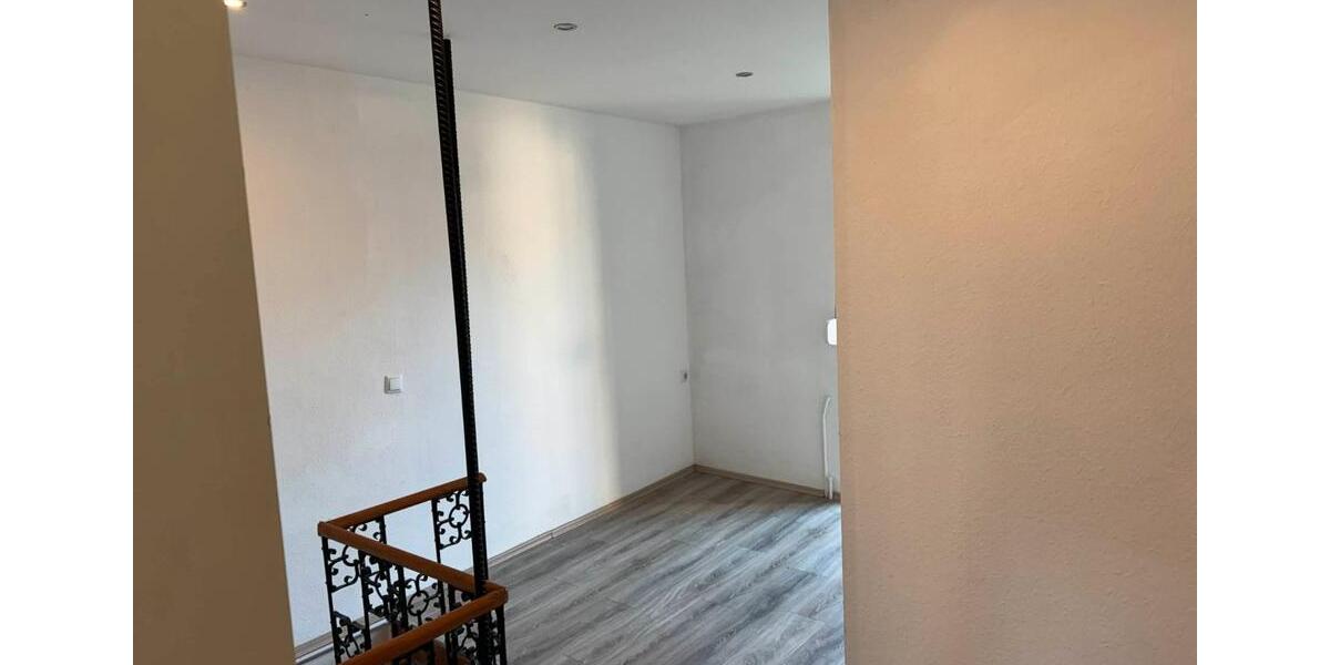 Erdgeschoßwohnung Bochum Bochum-Südwest - 4 Zimmer, 95 m&sup2;, 720&euro; | Angebot:27584785