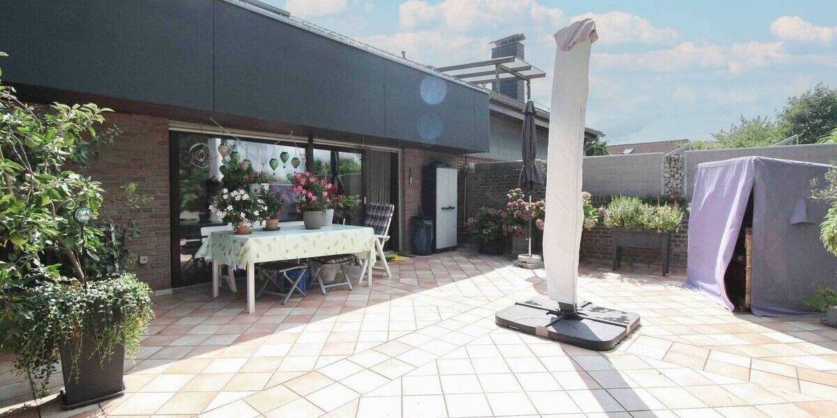 Top gepflegtes 2-Familienhaus in ruhiger Lage mit schönem Grundstück 8 zimmer