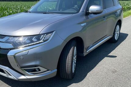 Mitsubishi Plug-in Hybrid Outlander 98.500 km 18.800 &euro; Dorsten 46284