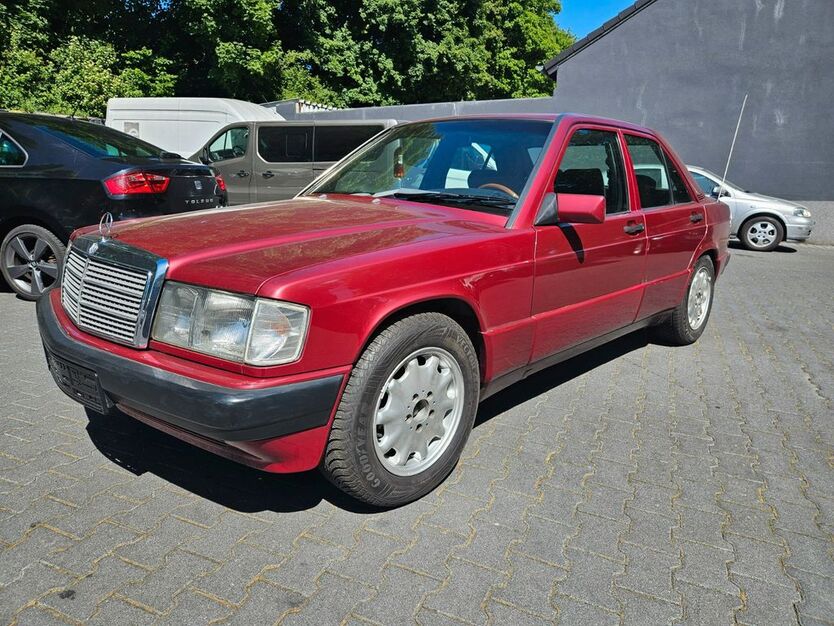 Mercedes-Benz 190 249.689 km 5.499 € Essen 45329