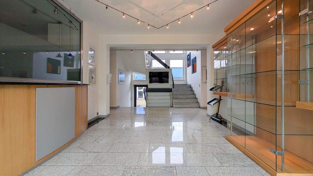 Produktionsgebäude mit Lager- und Büroflächen in bester Lage von Velbert zimmer