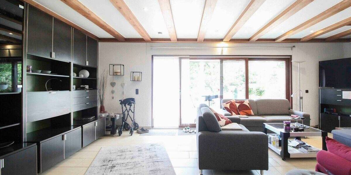 Top gepflegtes 2-Familienhaus in ruhiger Lage mit schönem Grundstück 8 zimmer