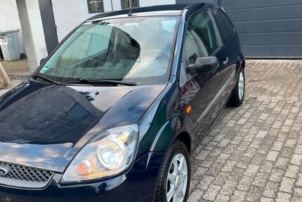 Ford Fiesta 157.200 km 1.900 € Bottrop 46238
