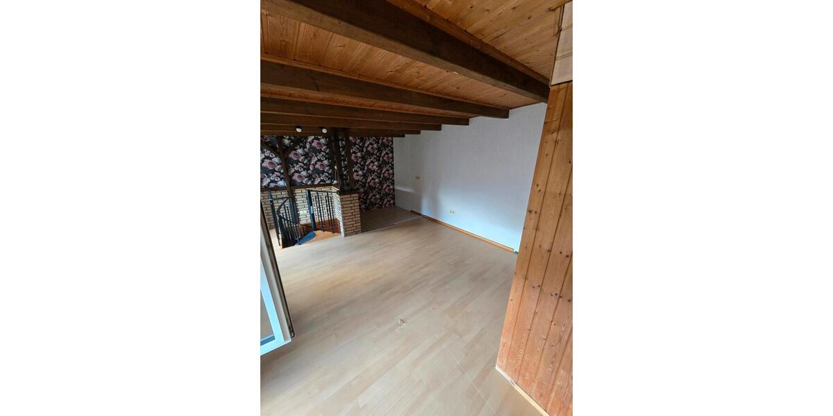 Erdgeschoßwohnung Duisburg Hamborn - 5 Zimmer, 166 m&sup2;, 175.000&euro; | Angebot:27108703