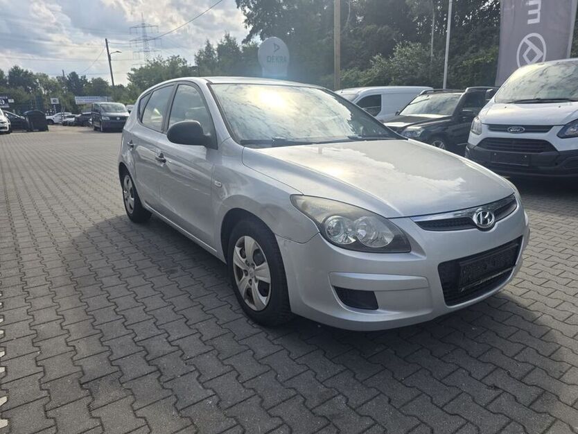 i30