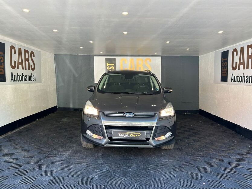 Ford Kuga 157.000 km 9.100 € Bochum 44805