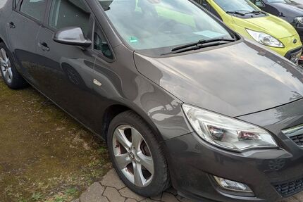 Opel Astra 107.600 km 3.999 &euro; Mülheim-Ruhr 45473