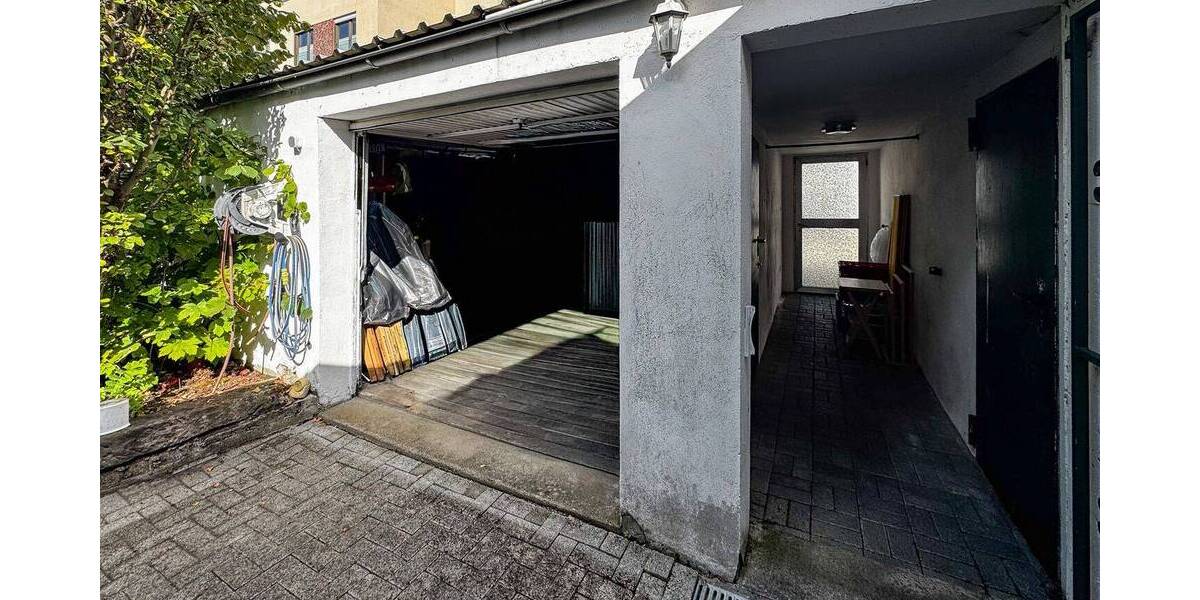 Einfamilienhaus + Mehrfamilienhaus - 7 Einheiten - 5 Garagen - freistehend 1 zimmer