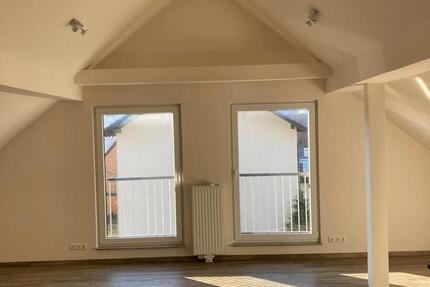 Schöne, helle und renovierte DG Wohnung in Ufhausen 3 zimmer