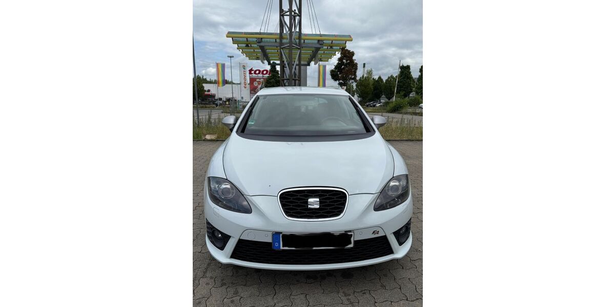 Seat Leon 177.865 km 5.600 &euro; marl 45772