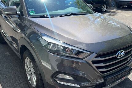 Hyundai TUCSON 118.000 km 13.999 &euro; Recklinghausen 45663