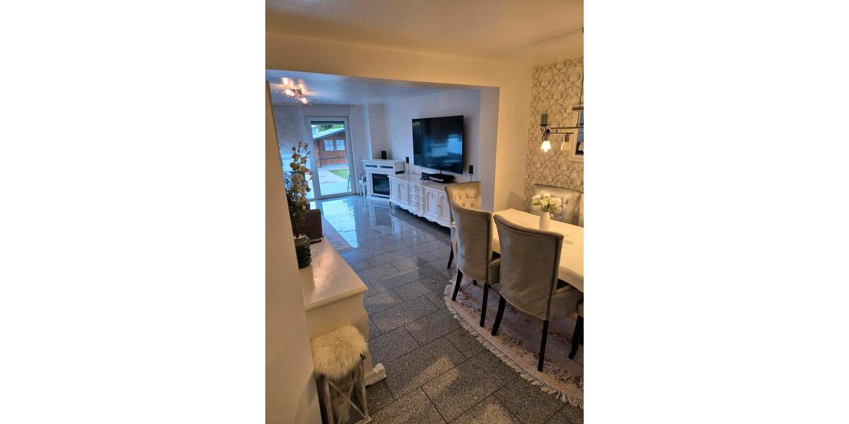 Reiheneckhaus mit Garage 9 zimmer