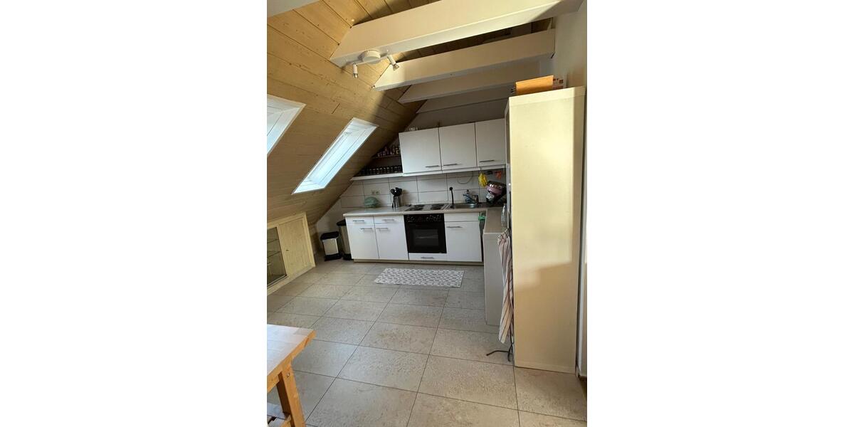 Dachgeschoßwohnung Duisburg Essenberg - 2 Zimmer, 47 m&sup2;, 410&euro; | Angebot:25404234