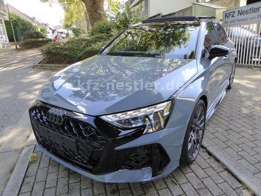Audi RS3 8.800 km 66.500 € Essen 45134