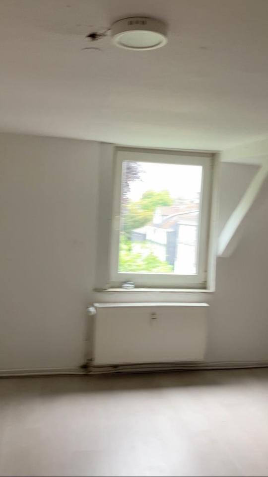 5 12 Zimmer Wohnung nahe Wichlinghauser Markt.
