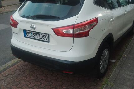 Nissan Qashqai 48.500 km 10.900 &euro; Gelsenkirchen 45892