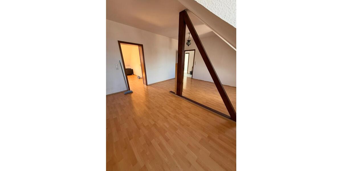 Dachgeschoßwohnung Essen Stadtbezirk IV - 3 Zimmer, 75 m&sup2;, 860&euro; | Angebot:26358128
