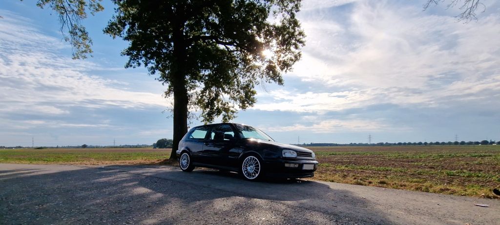 VW Golf 203.000 km 16.950 &euro; Duisburg 47269