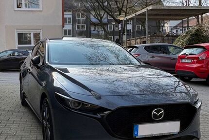 Mazda 3 147.360 km 17.000 &euro; Essen 45128