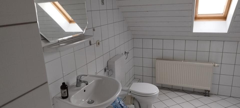 Doppelhaushälfte mit zwei Wohnparteien in guter Wohnlage 7 zimmer