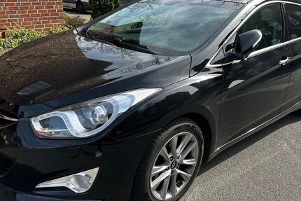 Hyundai i40 203.000 km 5.999 &euro; Recklinghausen 45665