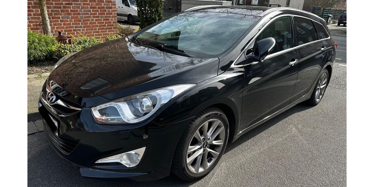 Hyundai i40 203.000 km 5.999 &euro; Recklinghausen 45665