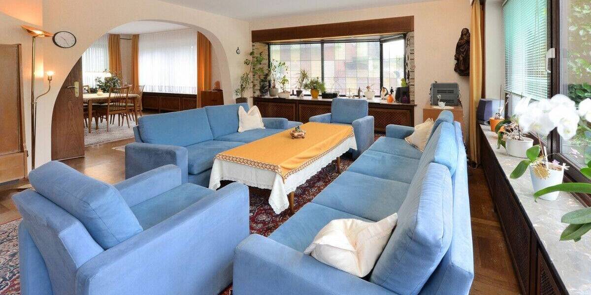 Einzigartige Liegenschaft in Moers-Vennikel: Wo Charme auf Großzügigkeit trifft! 9 zimmer