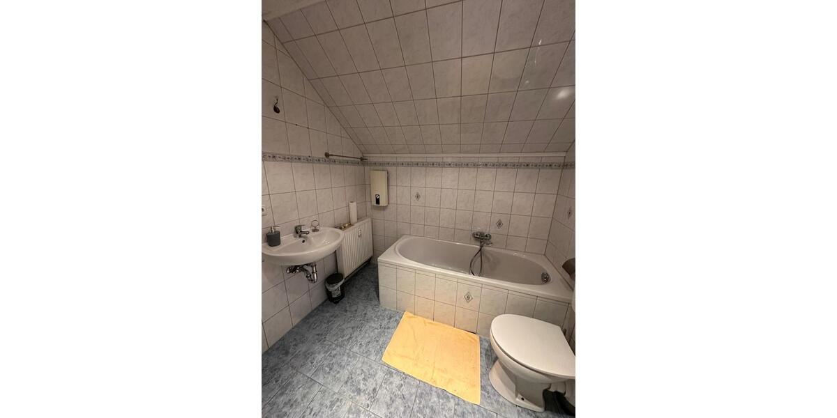 Reihenhaus Essen Stadtbezirk V - 3 Zimmer, 68 m&sup2;, 1.200&euro; | Angebot:26037343