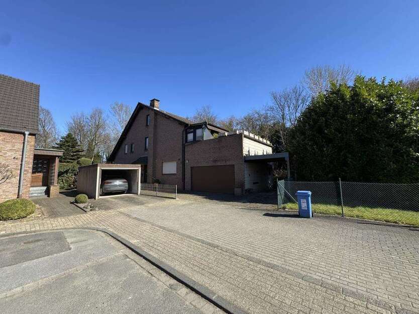 Wohnung zum Kaufen in Oberhausen 259.500 € 130.71 m²