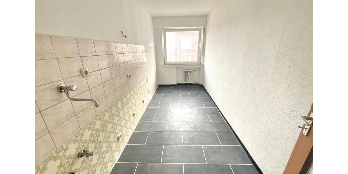 Große 3 Zimmerwohnung mit Balkon 3 zimmer