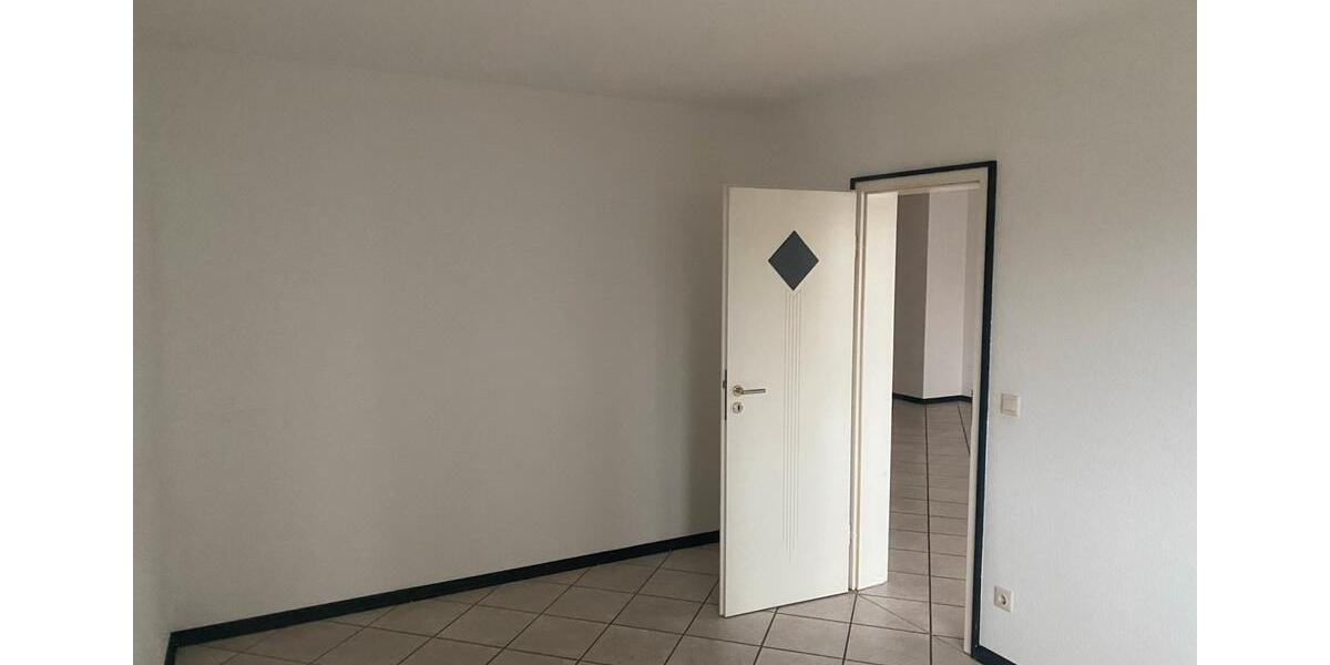 Wohnung zu vermieten 72 qm EG 1 zimmer