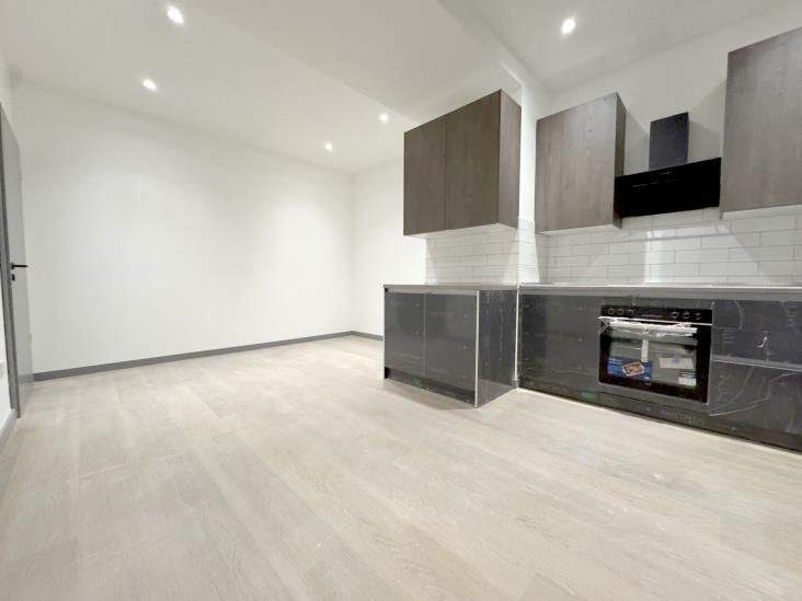 Etagenwohnung Oberhausen Altstadt-Süd - 2 Zimmer, 127 m&sup2;, 1.250&euro; | Angebot:25142156