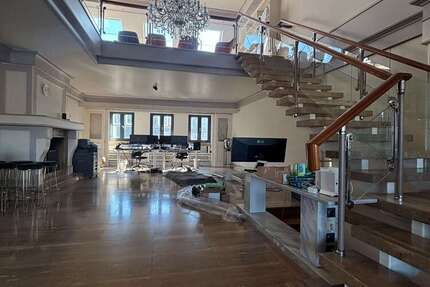 Büro in Düsseldorf 2.100 € 160 m²