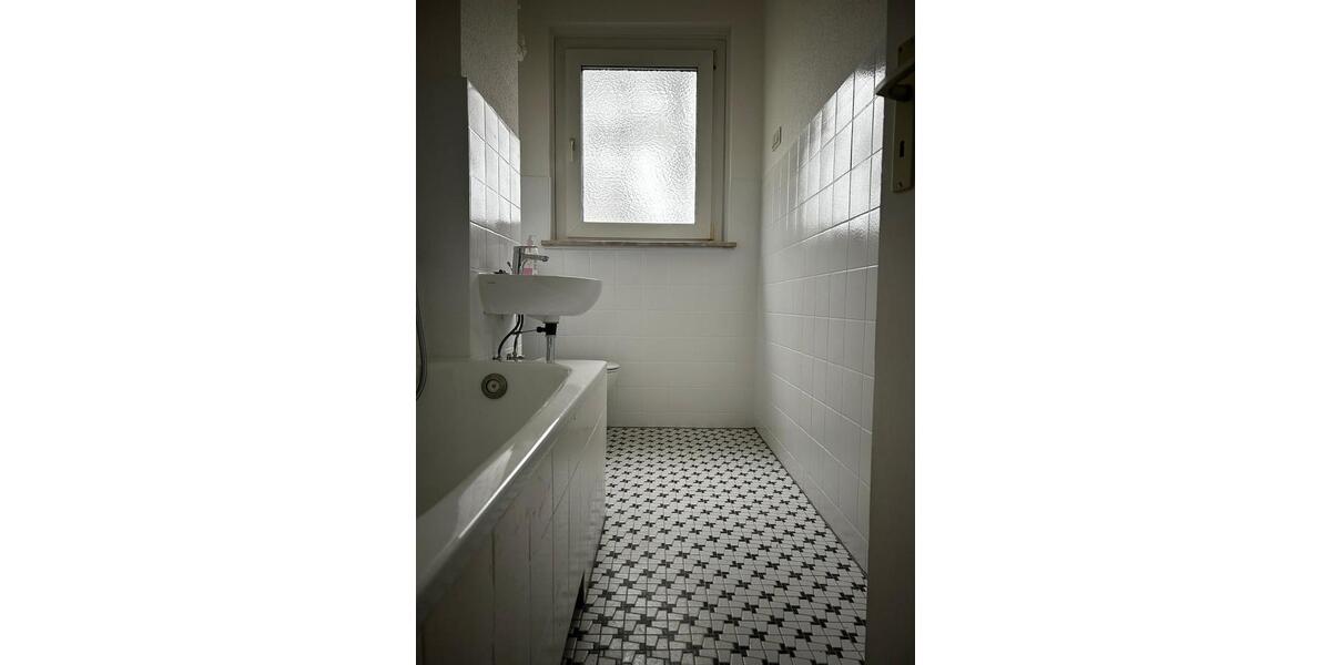 Etagenwohnung Essen Stadtbezirk VI - 3 Zimmer, 55 m&sup2;, 470&euro; | Angebot:26070911