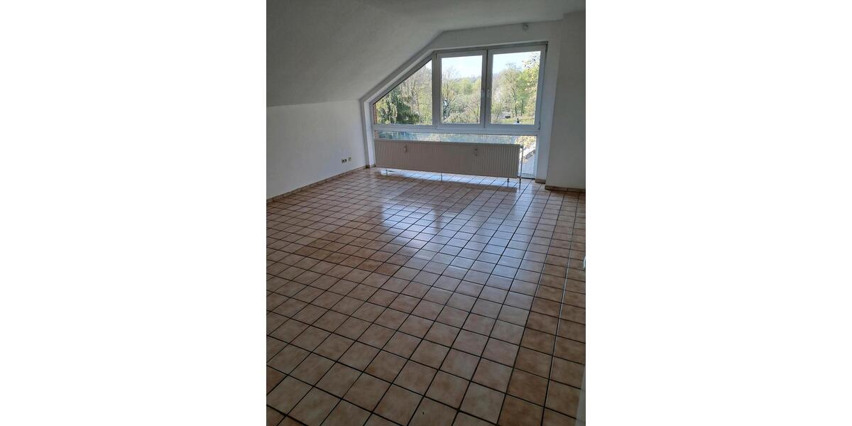 Dachgeschoßwohnung Duisburg Ruhrort - 4 Zimmer, 95 m&sup2;, 149.000&euro; | Angebot:26178480