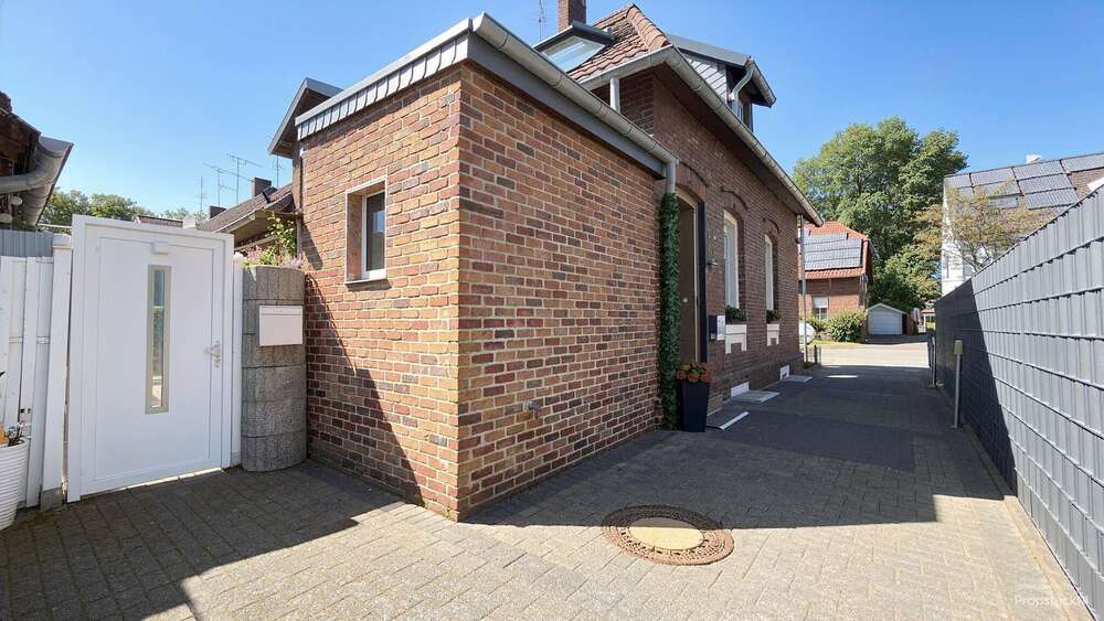 Rheinendhaus - Sanierte Perle mit Sauna, Klima und großem Garten - Reihenendhaus Duisburg Hamborn | Angebot:27360439