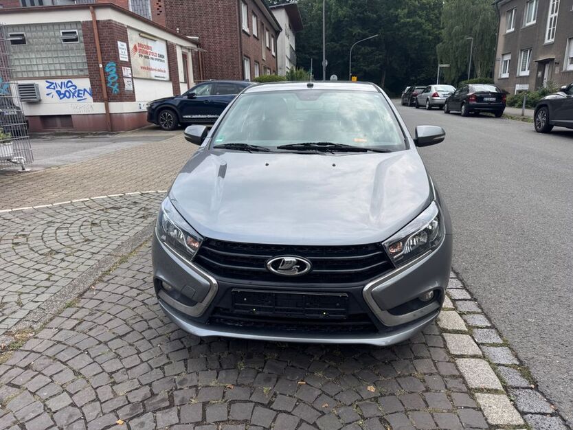 Lada Vesta 99.000 km 5.999 € Gelsenkirchen 45879
