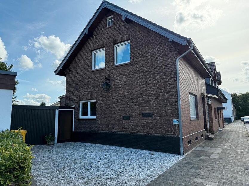 Freistehendes Einfamilienhaus mit Einliegerwohnung zimmer