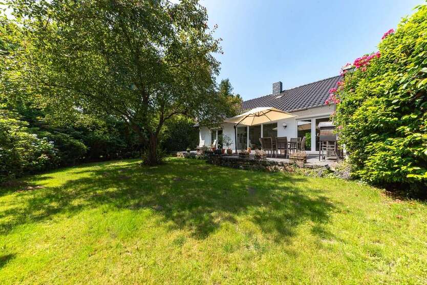 Haus zum Kaufen in Meerbusch 895.000 € 206.5 m²