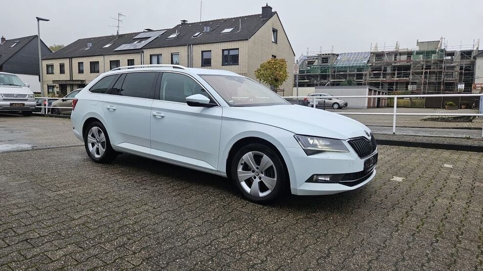 Skoda Superb 296.655 km 9.900 € Oberhausen 46117