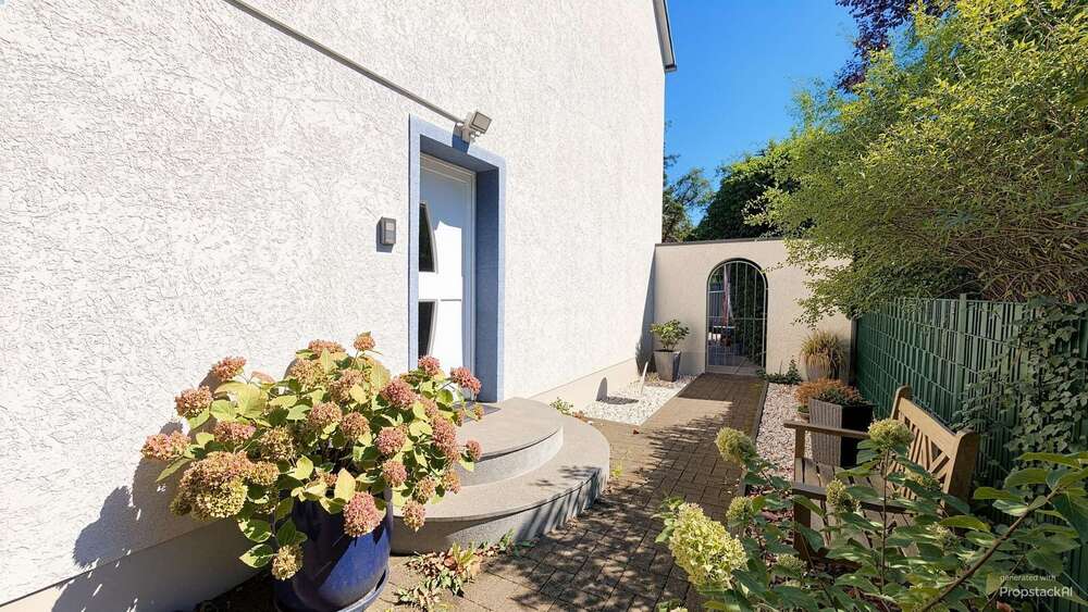 Dreifamilienhaus in Oberhausen-Lirich mit Garten, Dachterrasse und 296 m² Bauland inklusive - Mehrfamilienhaus, Wohnhaus Oberhausen Alstaden | Angebot:27493794