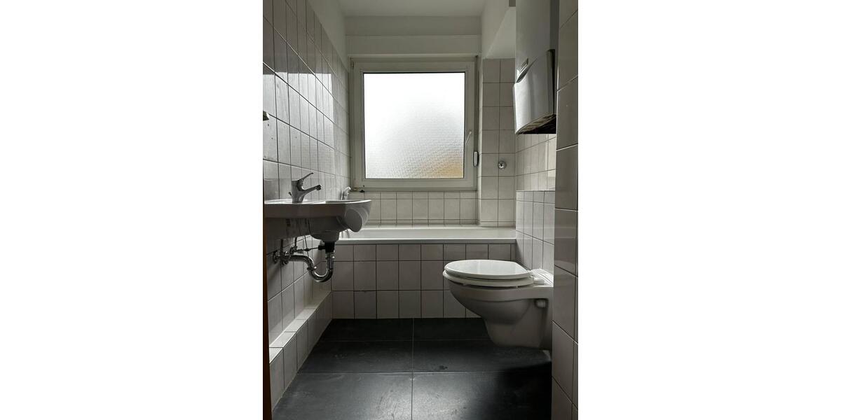 Renovierte 2 Zimmer Wohnung im Erdgeschoss ab sofort verfügbar 2 zimmer