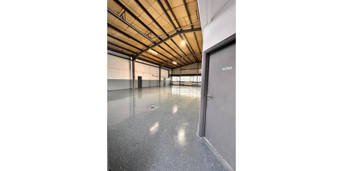 Zwei Gewerbehallen (ehem. Kfz-Werkstatt) in Dorsten-Wulfen zimmer