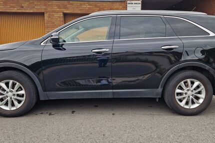 Kia Sorento 129.000 km 15.987 € Gelsenkirchen 45881