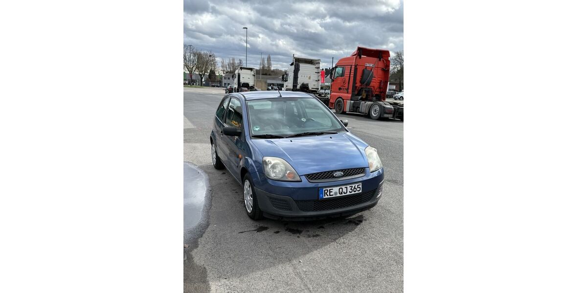 Ford Fiesta 99.023 km 1.750 &euro; Recklinghausen 45661