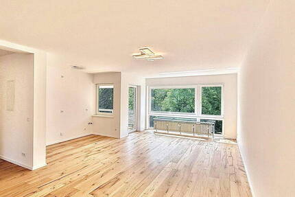 Exklusiv & provisionsfrei: Hochwertig sanierte 3-Zi.-Wohnung mit TG in Golzheim