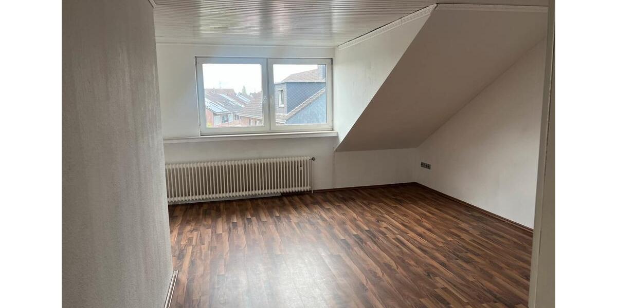 Dachgeschoßwohnung Duisburg Rheinhausen - 2 Zimmer, 60 m&sup2;, 580&euro; | Angebot:26253476
