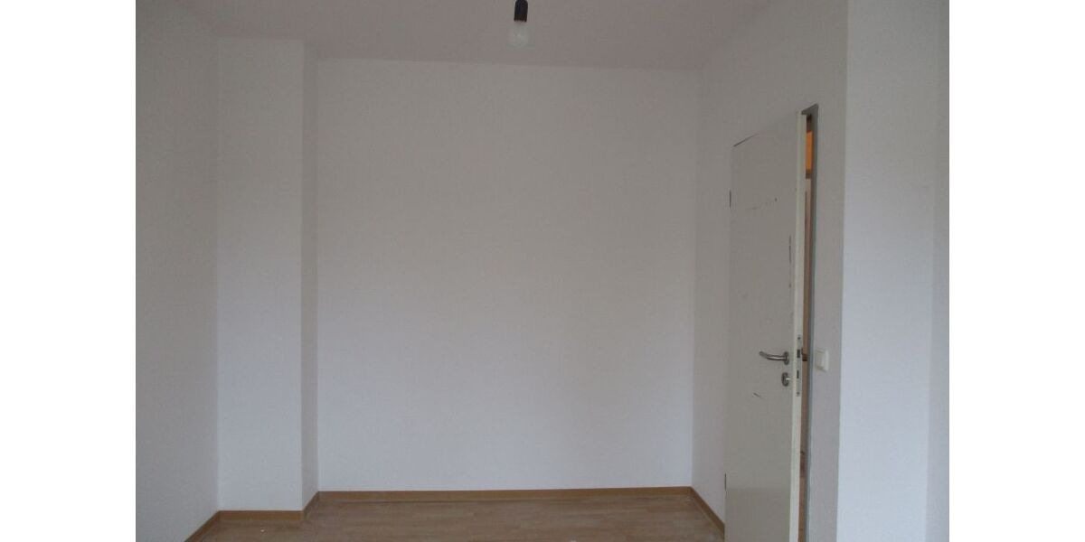 Provisionsfrei* Geräumige 4-Zi.-Wohnung m. Stellpl., Altendorfer Straße, 1.OG - Etagenwohnung Essen Altendorf | Angebot:26991510