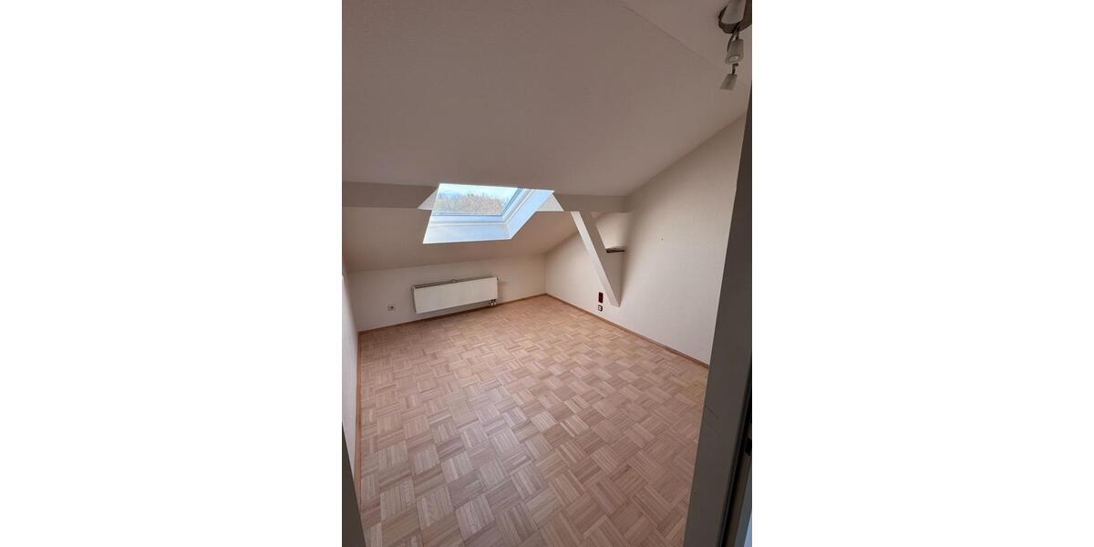 Dachgeschoßwohnung Essen Stadtbezirk VII - 3 Zimmer, 59 m&sup2;, 620&euro; | Angebot:26351666